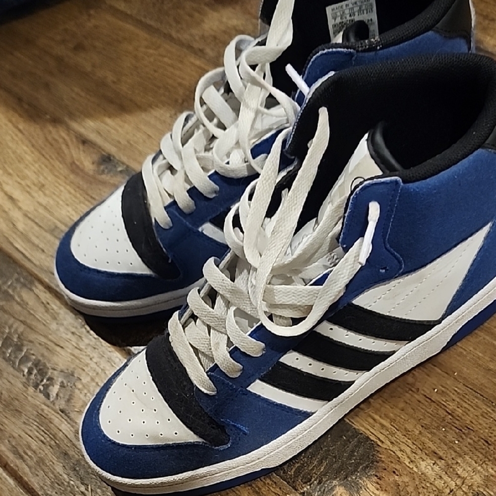 Adidas Boys 7Y Blue and White Sneakers